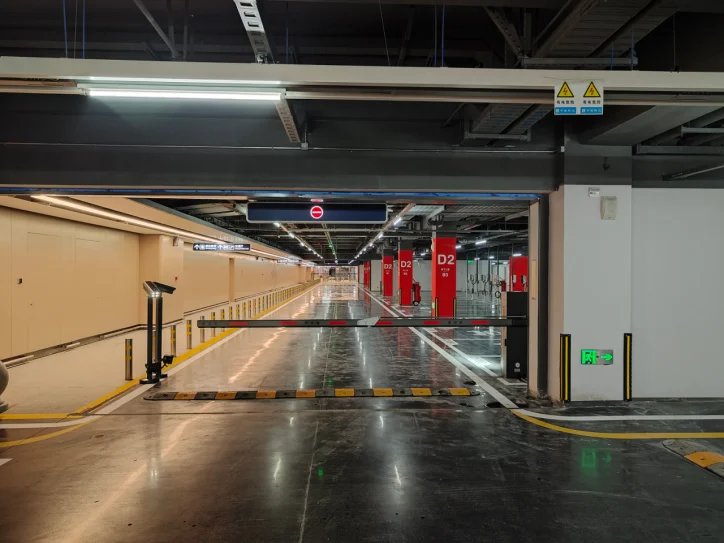 fujicasystem smart pickup solution for airports, rail stations, and large campuses